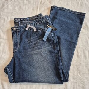Apt. 9 jeans womens 20W Baby bootcut modern fit accent on pockets NWT